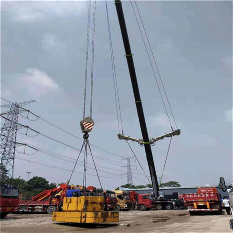 尖峰镇风电设备吊装